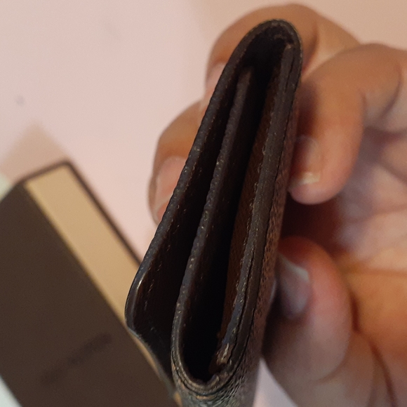 Louie Vuitton Damier Ebene Canvas 4 Key Card Holder - Picture 12 of 12